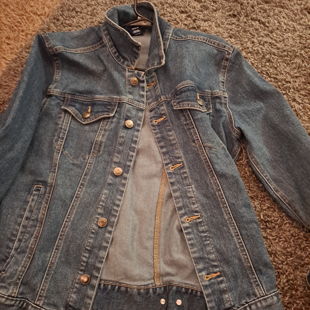 Jean jacket - Picture 2 of 3